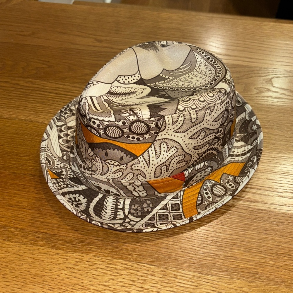 Hermes hat